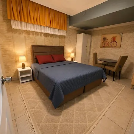 Hotel Noir 3*